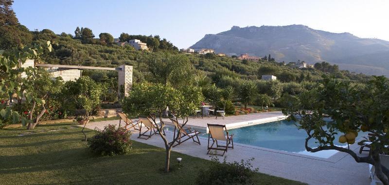 Baglio Sant'Andrea Bed and Breakfast Valderice Exteriör bild