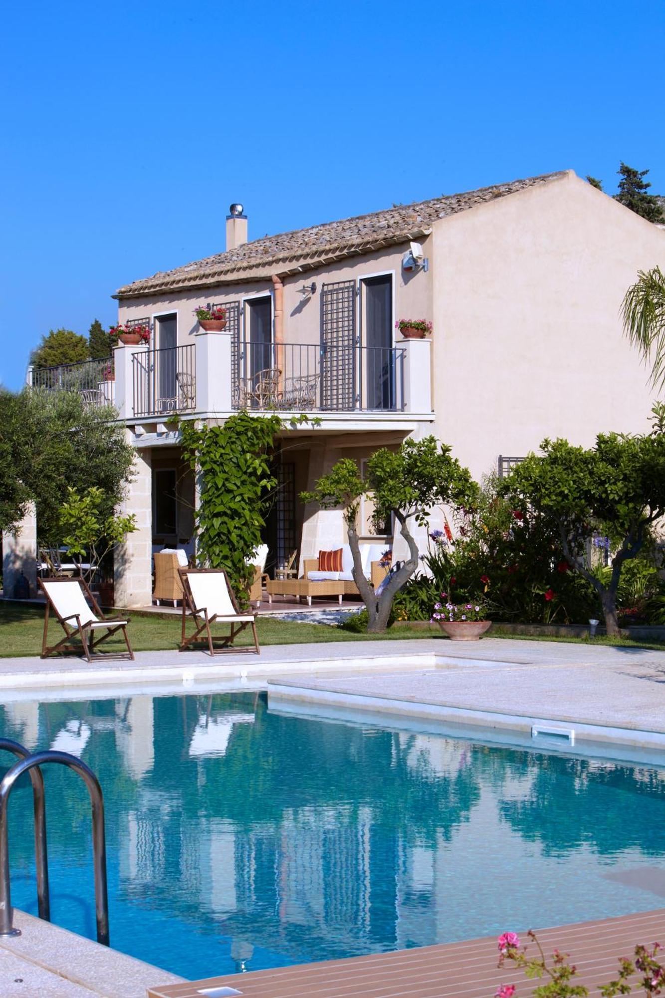 Baglio Sant'Andrea Bed and Breakfast Valderice Exteriör bild