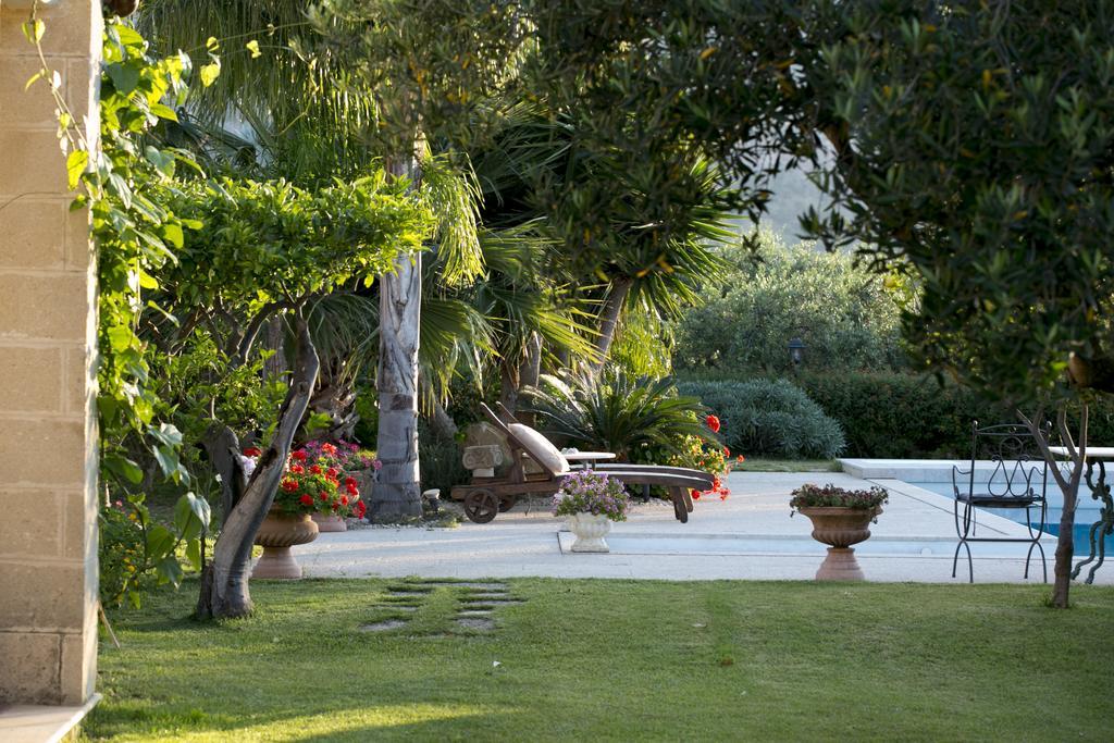 Baglio Sant'Andrea Bed and Breakfast Valderice Exteriör bild