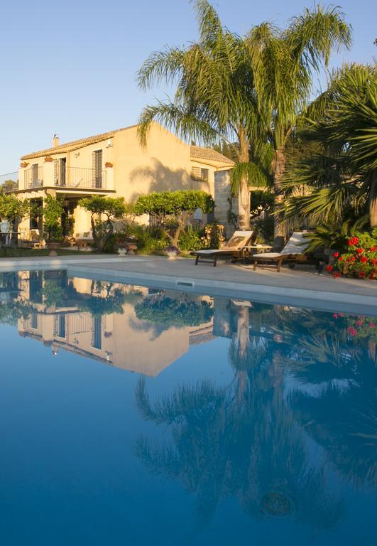 Baglio Sant'Andrea Bed and Breakfast Valderice Exteriör bild