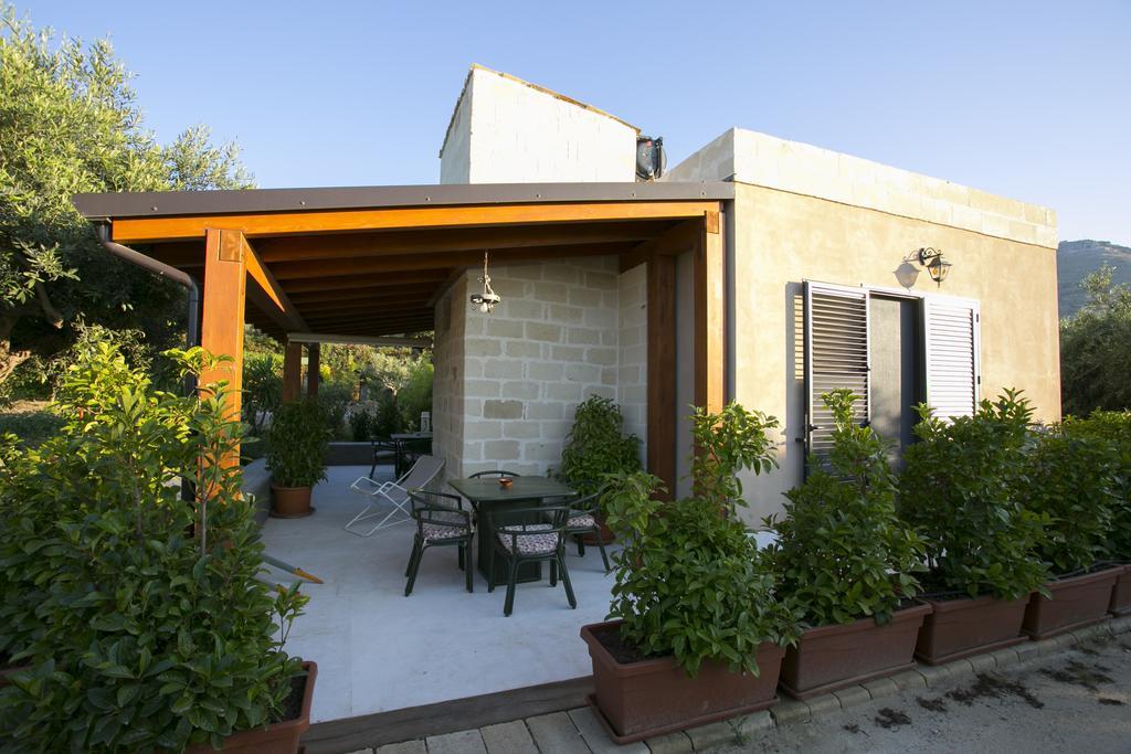 Baglio Sant'Andrea Bed and Breakfast Valderice Exteriör bild